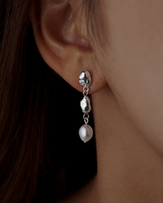 PEARL DROP EARRINGS
