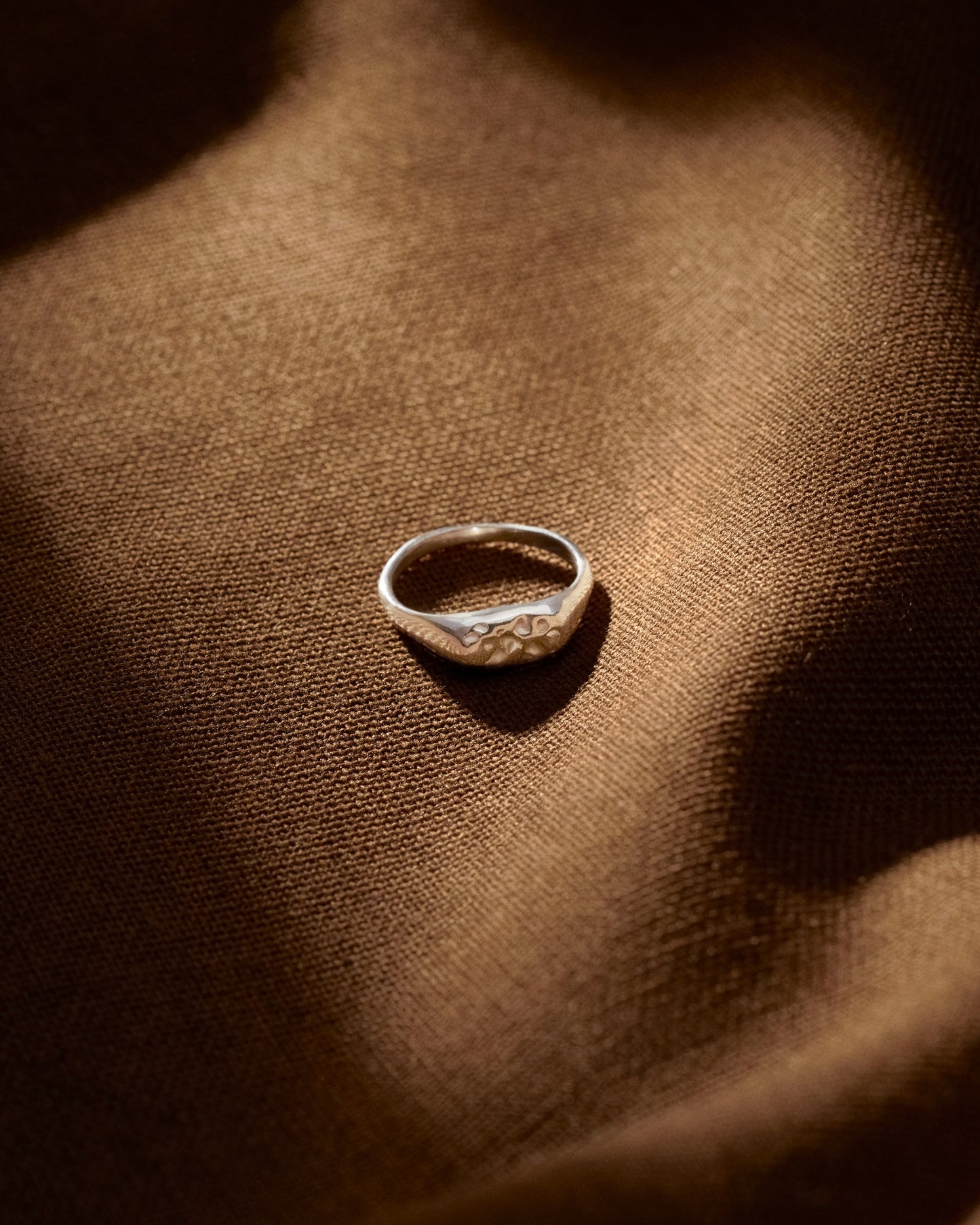 MARS SIGNET RING