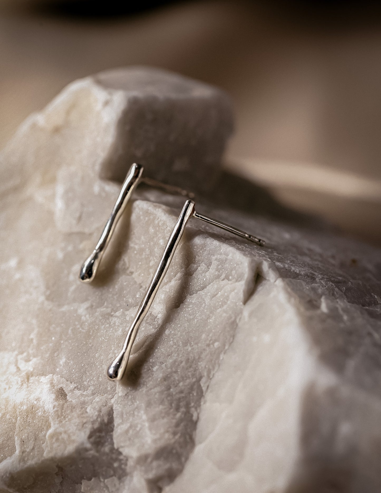 Kharys jewelry thin raindrop earrings in 925 sterling silver