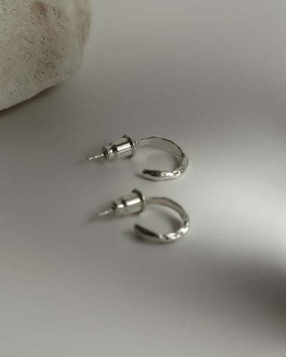 WAVE HOOP EARRINGS