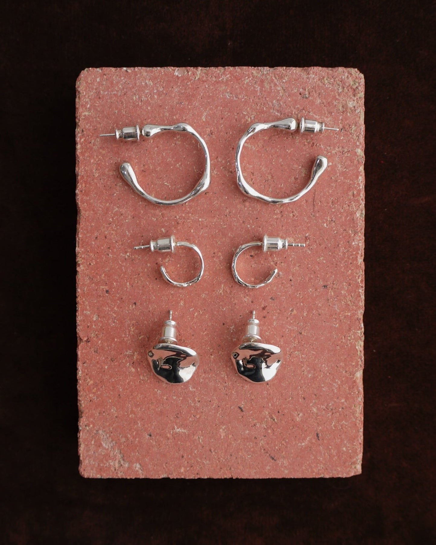 Wave hoop earrings