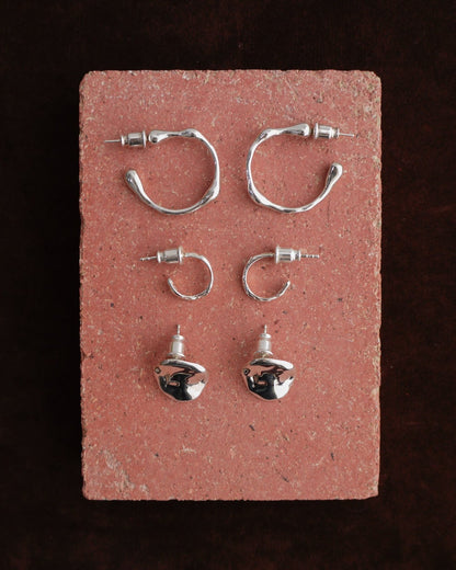 Wave hoop earrings