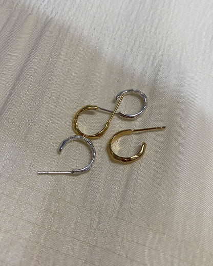 Wave hoop earrings
